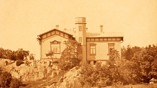 An old photograph of a building.